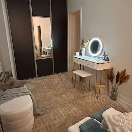 Luxueux Appartement Jacuzzi Proche De Paris La Celle-Saint-Cloud Exterior photo