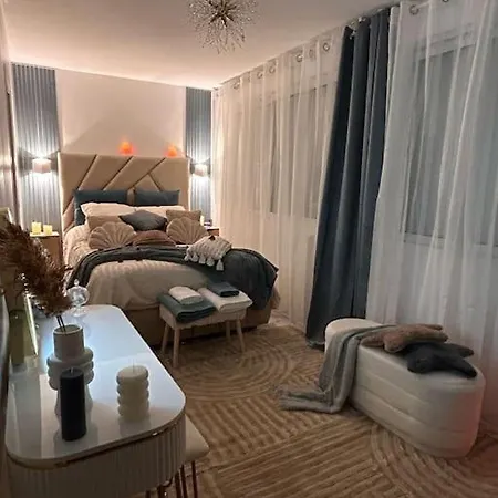 Luxueux Appartement Jacuzzi Proche De Paris La Celle-Saint-Cloud Exterior photo