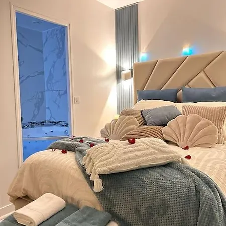Luxueux Appartement Jacuzzi Proche De Paris La Celle-Saint-Cloud Exterior photo