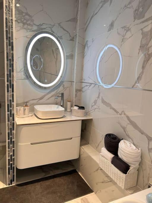 Apartment Luxueux Jacuzzi Proche De Paris La Celle-Saint-Cloud